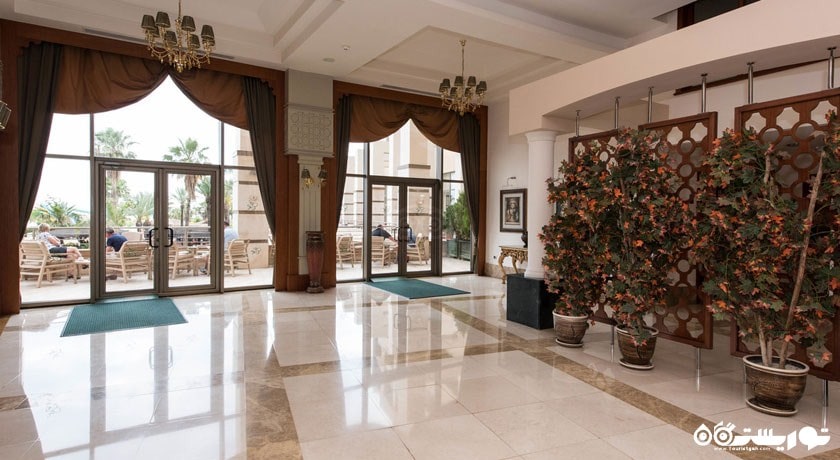 درب ورودی هتل فیم رزیدنس لارا اند اسپا	